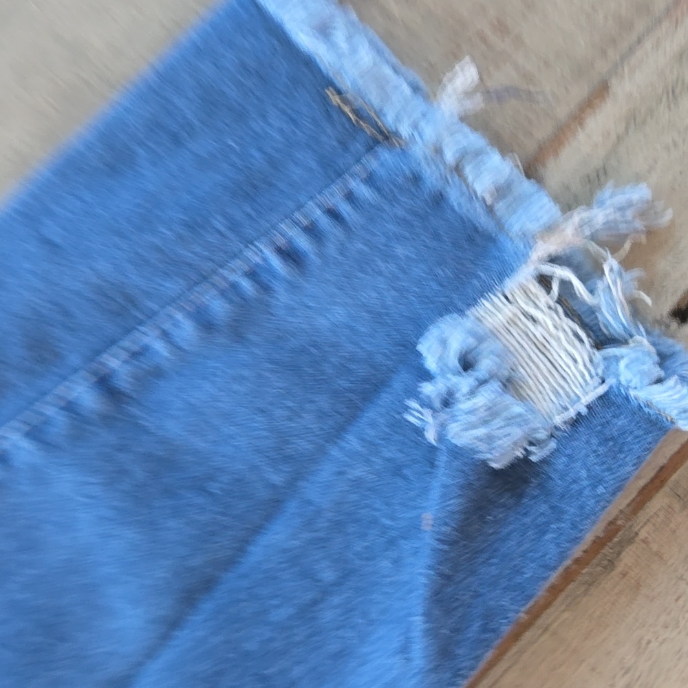 Women's Straight Leg Distressed Jeans - Medium Blue Emma Jeans Size 5 NWT - Picture 6 of 9